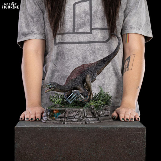 World Dominion Figurine Therizinosaurus Demi Art Scale