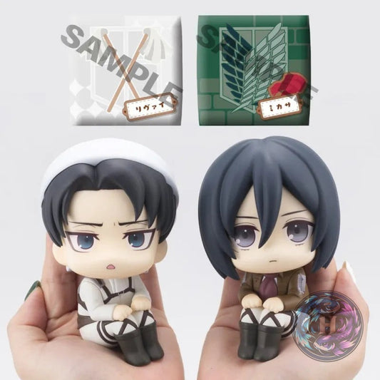 Attack On Titan Pack Figurines Levi Cleaning Up Mikasa Ackerman Look Up With Gift